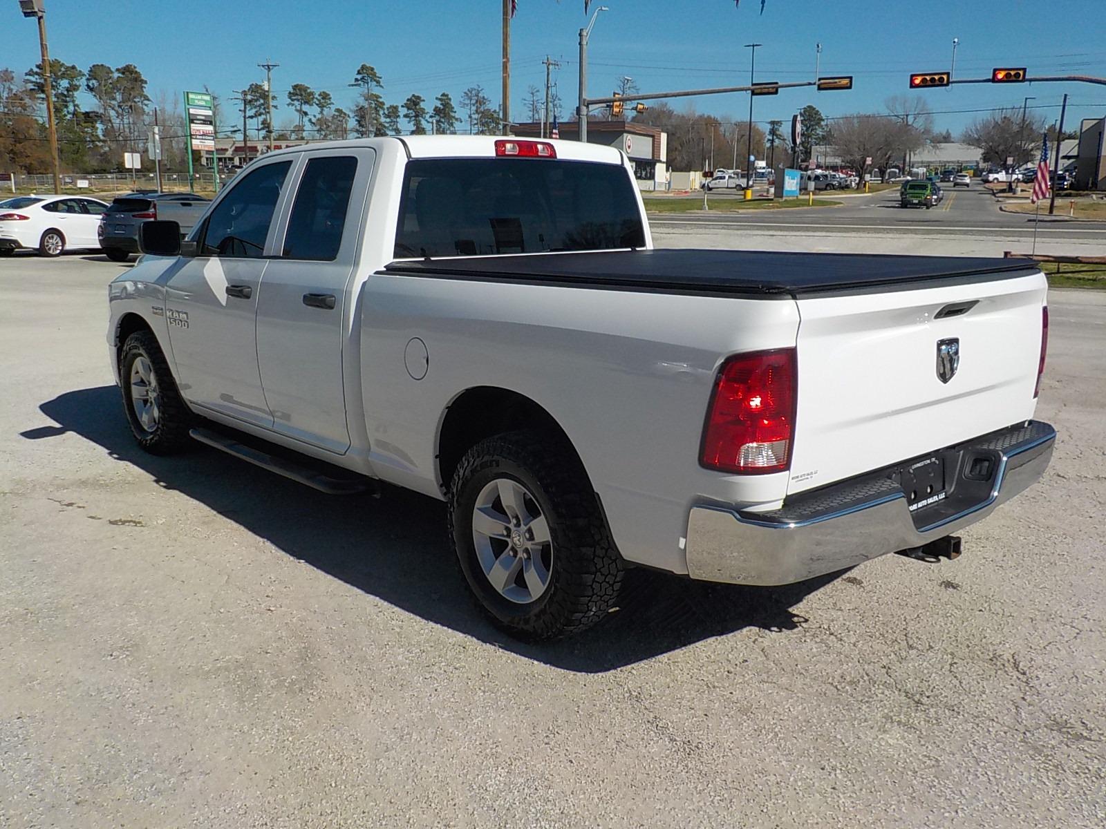 2019 White /Gray RAM 1500 (1C6RR6FT8KS) with an 5.7L Hemi engine, Automatic transmission, located at 1617 W Church Street, Livingston, TX, 77351, (936) 327-3600, 30.710995, -94.951157 - Great work truck! Awesome truck for the money!! - Photo #5
